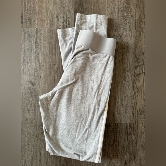 Adidas Women's 3-Stripes Essentials Leggings Size S - Picture 6 of 6